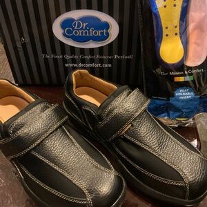 Dr. Comfort blk shoes w heat moldable inserts. Men’s 9.5.Women 11.5. New. $30